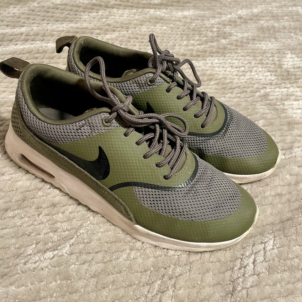 Womens Nike Theas